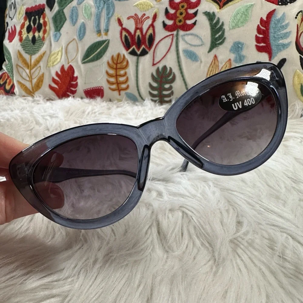 AJ Morgan • Filter Cat 3 My Melody Sunglasses in Crystal Blue